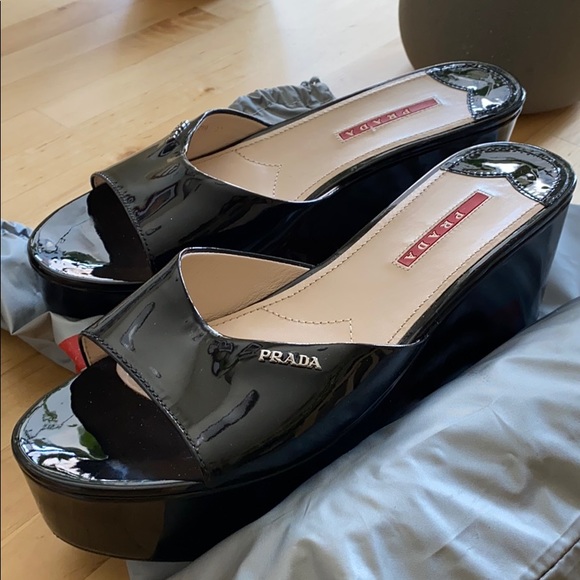 Prada patent leather sandals - Picture 6 of 7